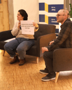 „Glaubenstalk – Auf an Ratscher über Gott“ in Neumarkt